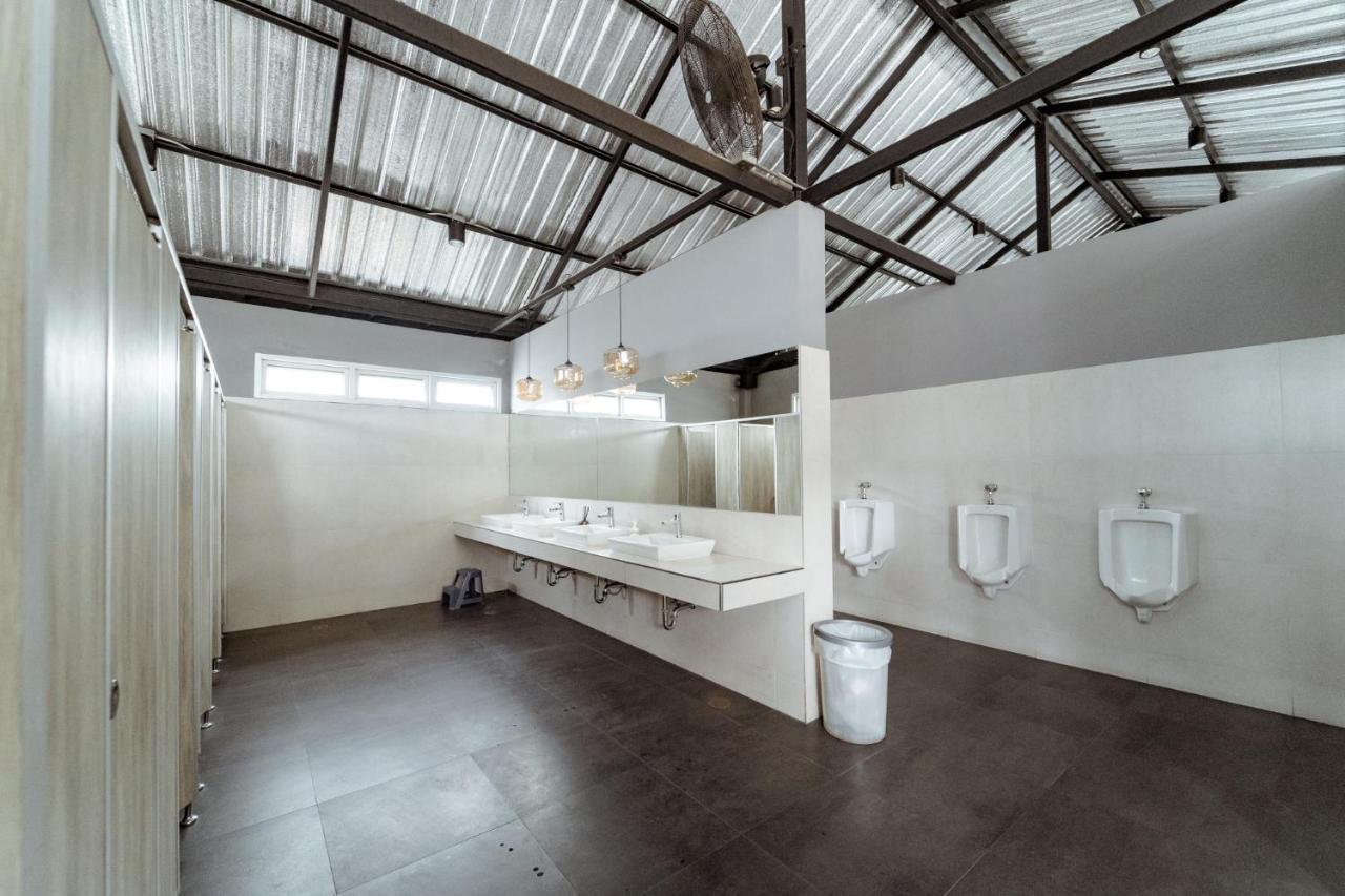 My Space69 Bangkok Esterno foto